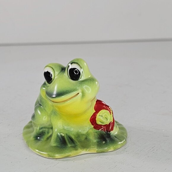 Vintage Josef Originals Ceramic Frog Figurine Lily Pad Red Flower - Picture 7 of 8